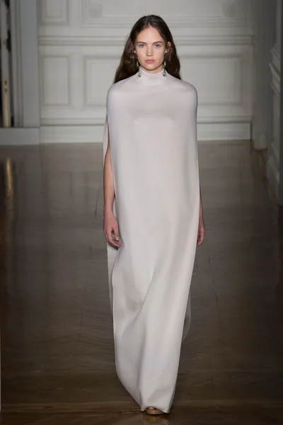 Look 27